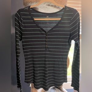 Long sleeve v neck t shirt